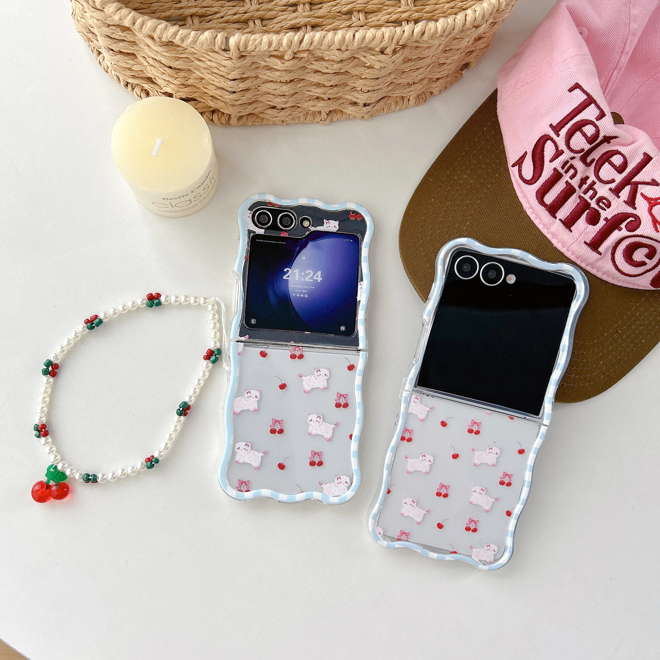 Back Cover For Samsung Galaxy Z Flip 7 6 5 4 3 Case Cherry Kitten Bracelet Chain Shockproof Phone Case