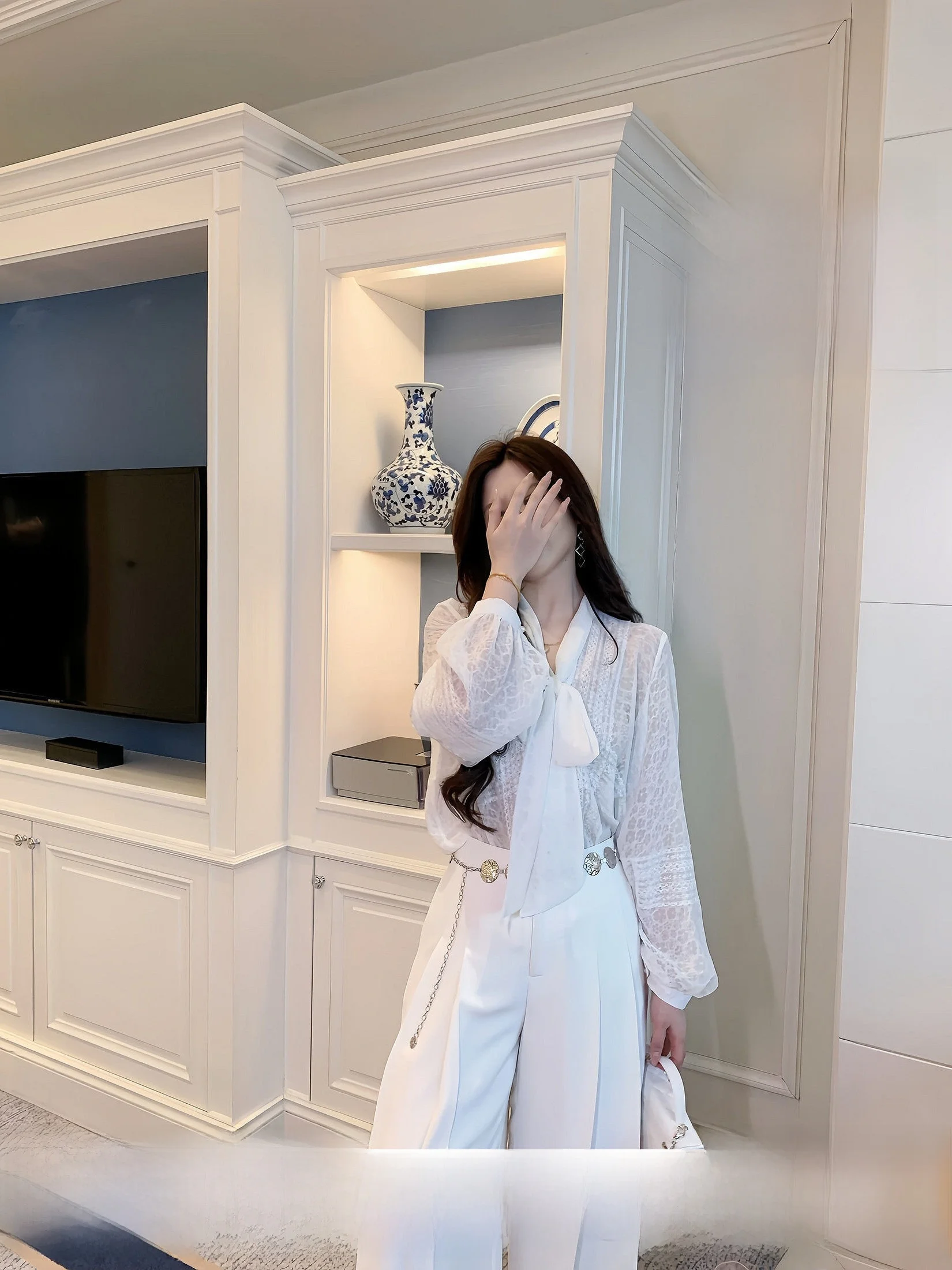 

Li Xiaoxiao Women's Lace Long Sleeve Shirt with Sashes plus Size Casual Style Polyester Fiber Button Detail Regular Length