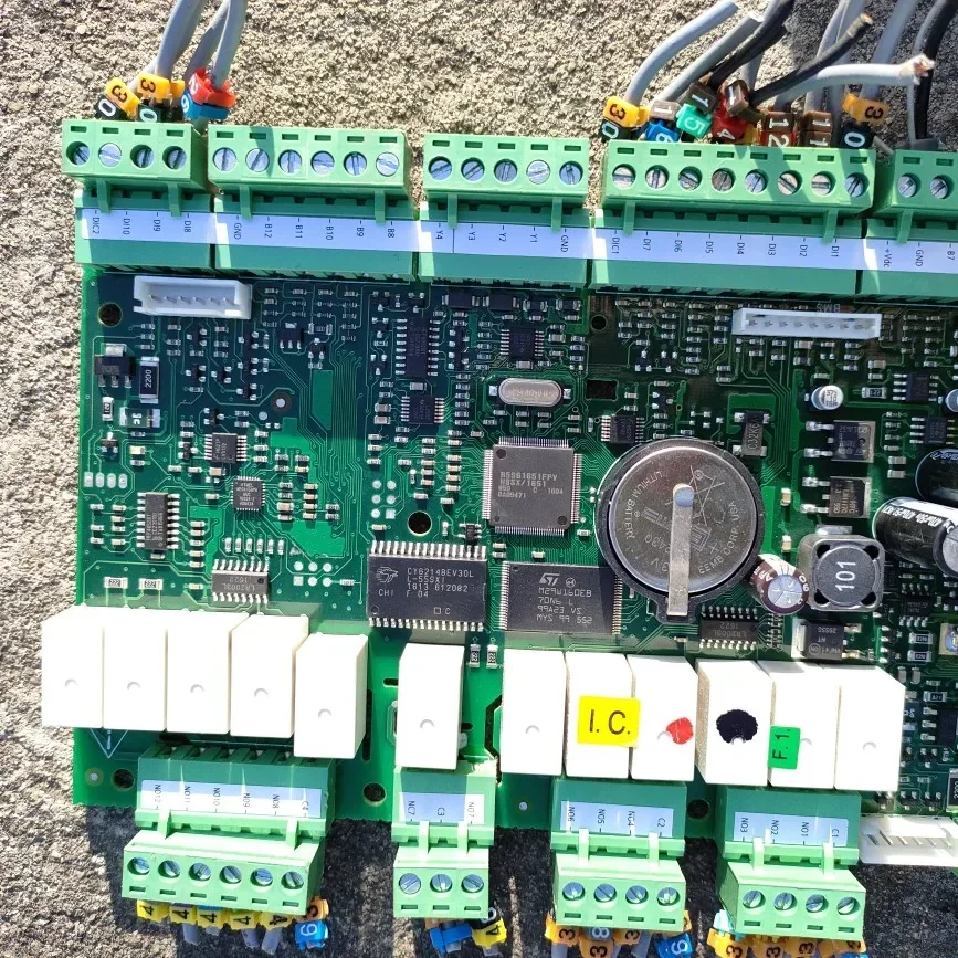 

Central air conditioning motherboard CPPB003DM0 is suitable for motherboard CLFHZ42F, CLFJZ21F factory outlet