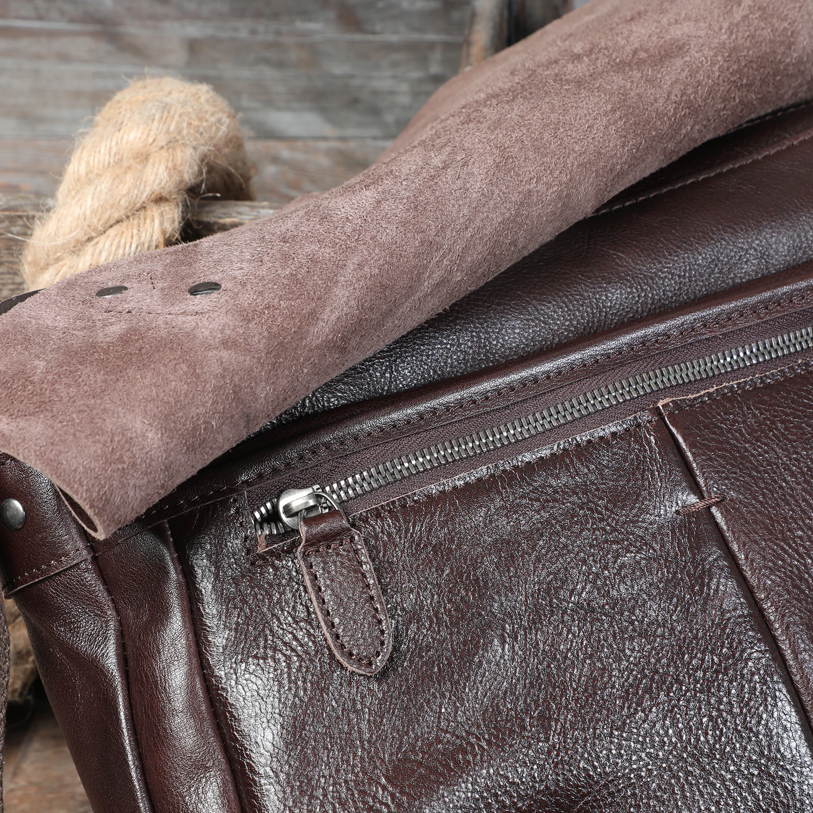 S.WORKER Echtleder Herren-Umhängetasche, Crossbody-Taschen, einfache Messenger-Taschen, Rindsledertasche, pflanzlich gegerbte Mode, lässig. – Detail 27