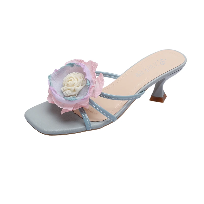 

Breathable Sandals with Large Flowers, Stunning High-heeled Slippers for Women, Summer 2026 New Outdoor Style