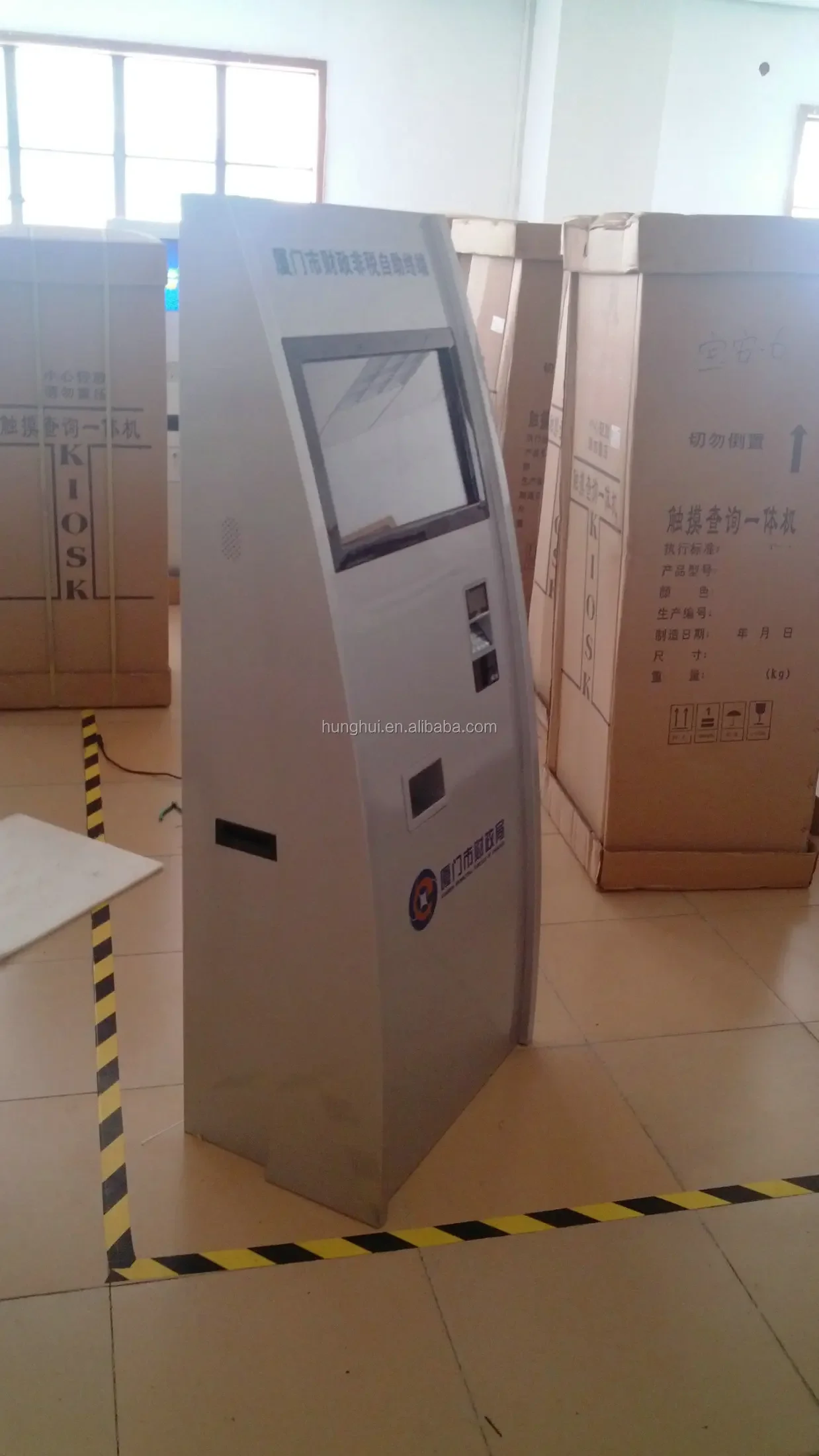 Floor Standing Android 32 Inch Interactive Check In Queue Ticket Dispenser Self Service Ticket Kiosk Machine