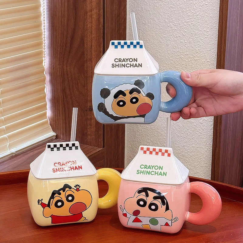 

Кружка Crayon Shin chan, чашка для воды с крышкой, кофейная чашка для домашнего использования, новинка 2025 года, милая мультяшная керамическая чашка для молока
