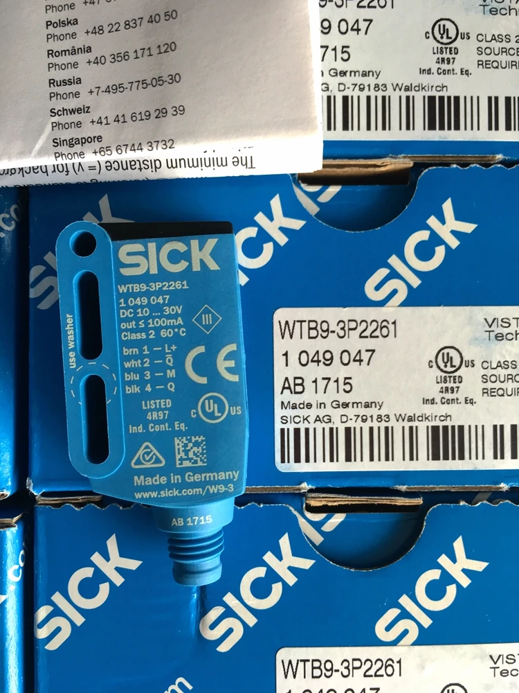 New Original Sick Diffuse reflection photoelectric sensor WTB9-3P2261