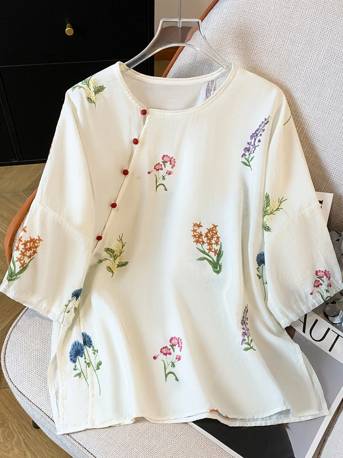 Faionable Chinese Sle Embroidered T-irt And orts Set round Ne Seven Sve Loose Waist ort Pants Women's Suit