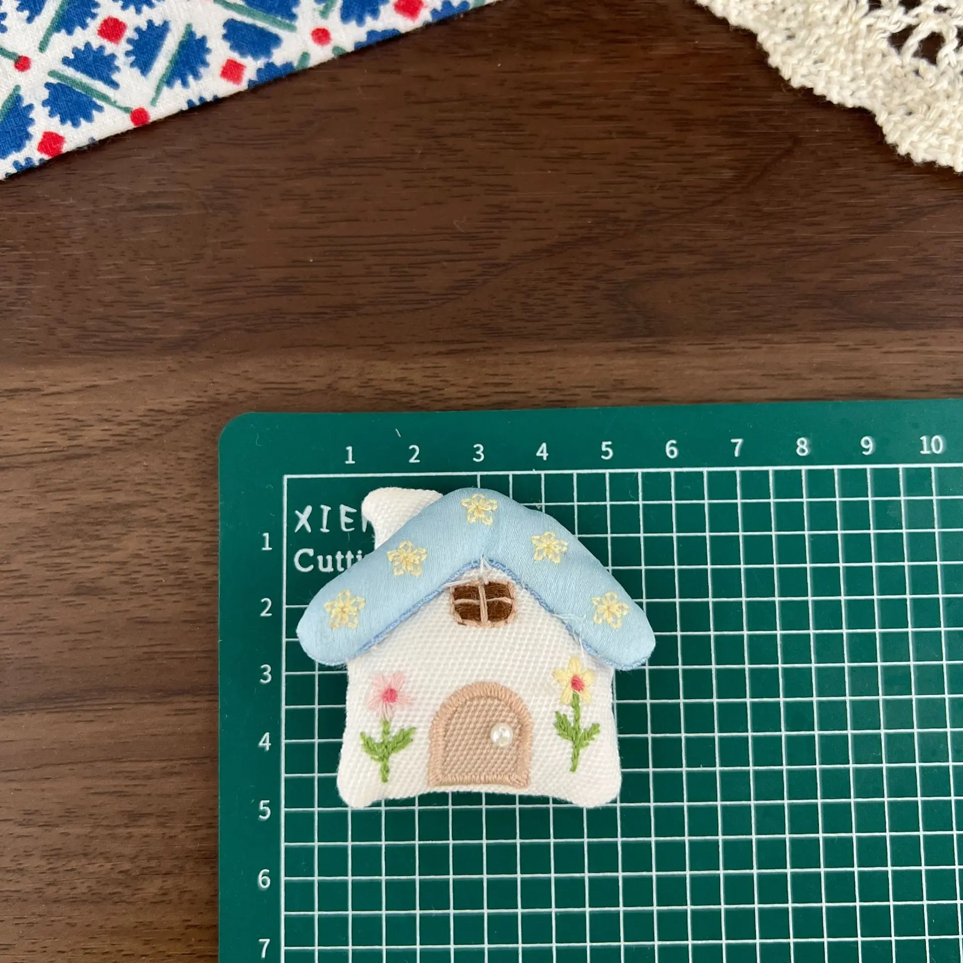 Brooch Pin DIY Accessory Fairy House Fabric Cotton Filled Handmade Craft Supply Cute Bag Charm Decor Lightweight Mini