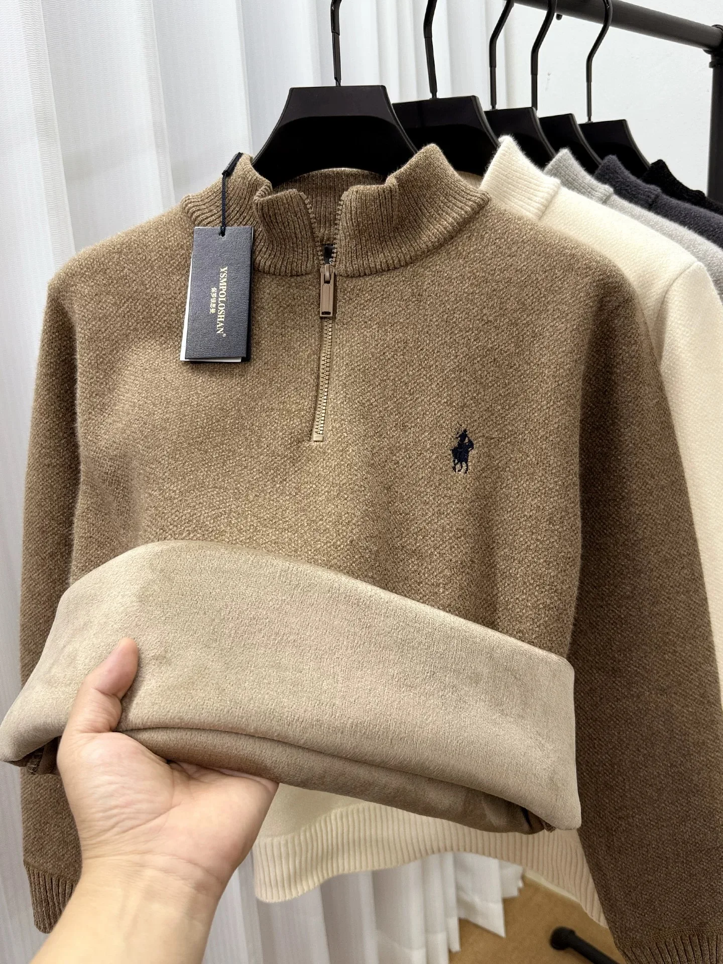 Marque de luxe fermeture éclair col montant pull hommes décontracté à la mode queue de cheval broderie design hiver nouveau peluche chaud tricot pull