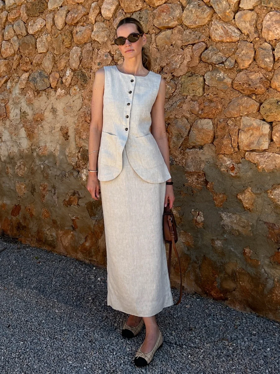 

Women's Set High-End Elegant Fashione Versatile Lady Button Design Commuting Long Skirt Solid Sleeveless Office Female Skirt Set