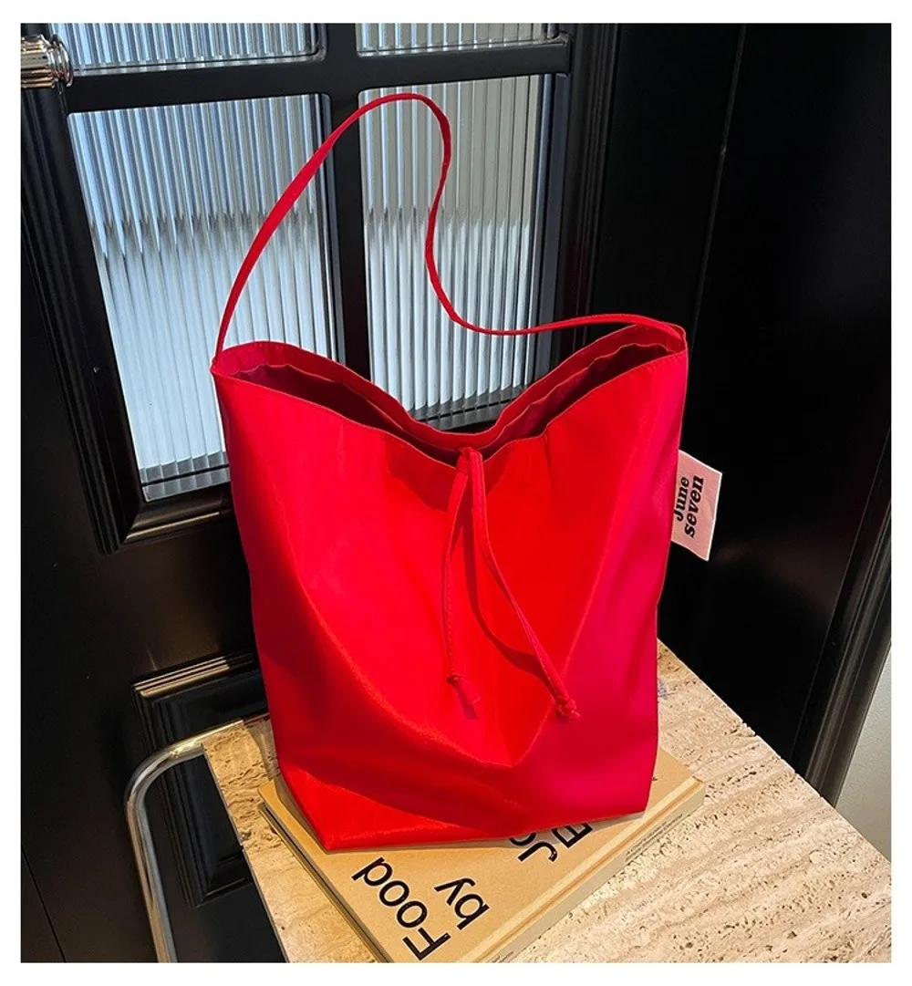 Neue Einfarbige Weiche Nylon-Schultertasche Designer-Produkt Große Kapazität Handtasche Vielseitige Schlichte Tragetasche – Detail 2