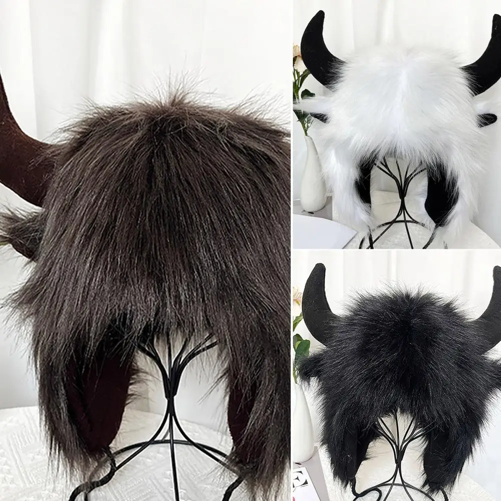 Thermal Hat Fluffy Faux Fur Winter Hat with Cow Horn Decor Thunderbolt Design Unisex Windproof Cap for Men Women Cosplay Photo