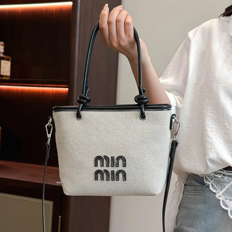 

Luxury Woven Bucket Bag - New Crossbody Tote for Women, Handmade Textured Fabric with Bold Colorblock, Perfect for Street Style