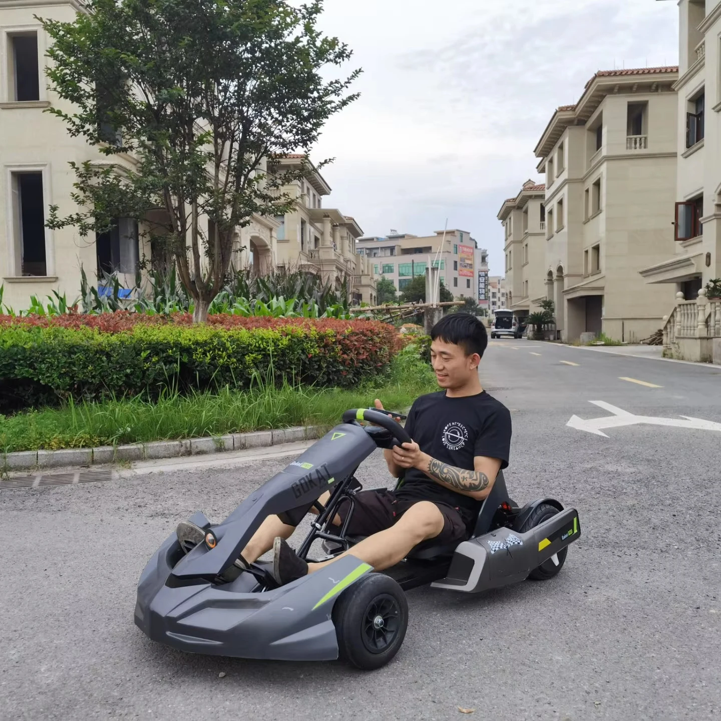 

Детский четырехколесный электрический картинг, дрифт-автомобиль, балансировочный автомобиль с беговой подарочной функцией, сменный картинг