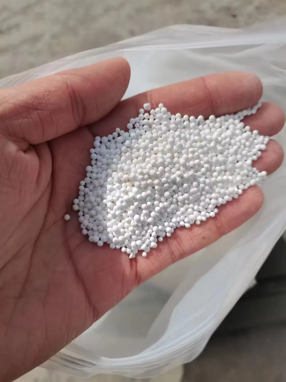 Chinese Factory Alumina Desiccant Balls Activated Alumina Ball for Water Treatment Defluoridation Adsorbent