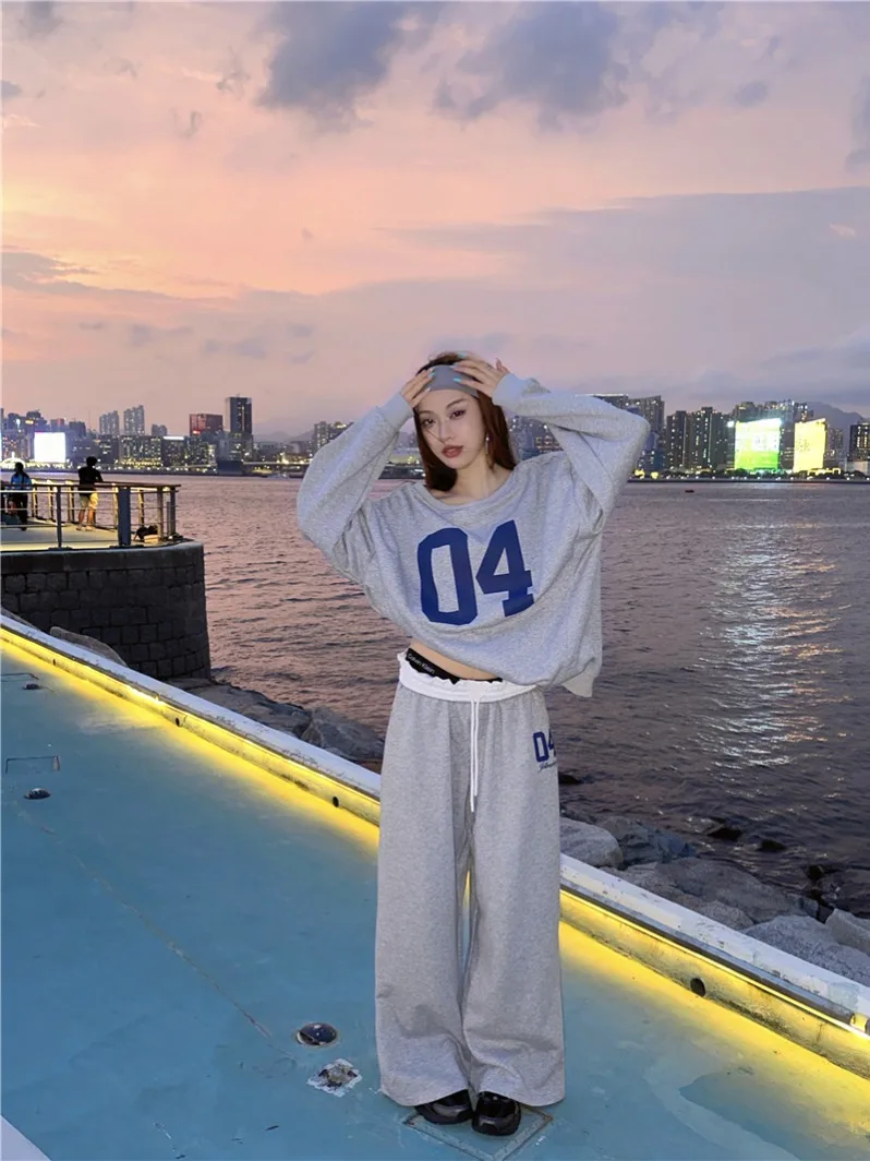 

Gray American Retro Sport Design Set Loose Long Sleeve Sweatshirt High Waist Wide Leg Pants Two Piece Set Casual Sportswear