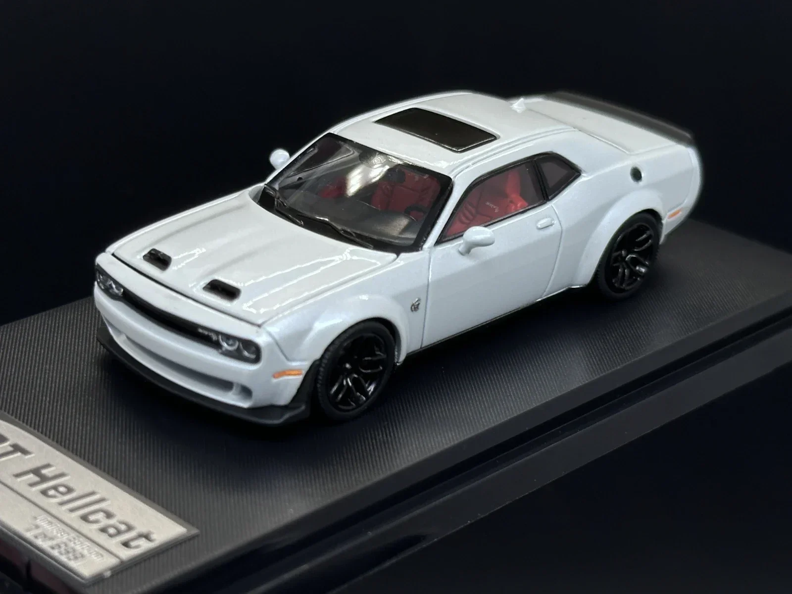 

SH 1:64 SRT Hellcat White Blck Cement Grey Opened Hood Alloy Car Model Toys Sent Within 24 Hours Gift