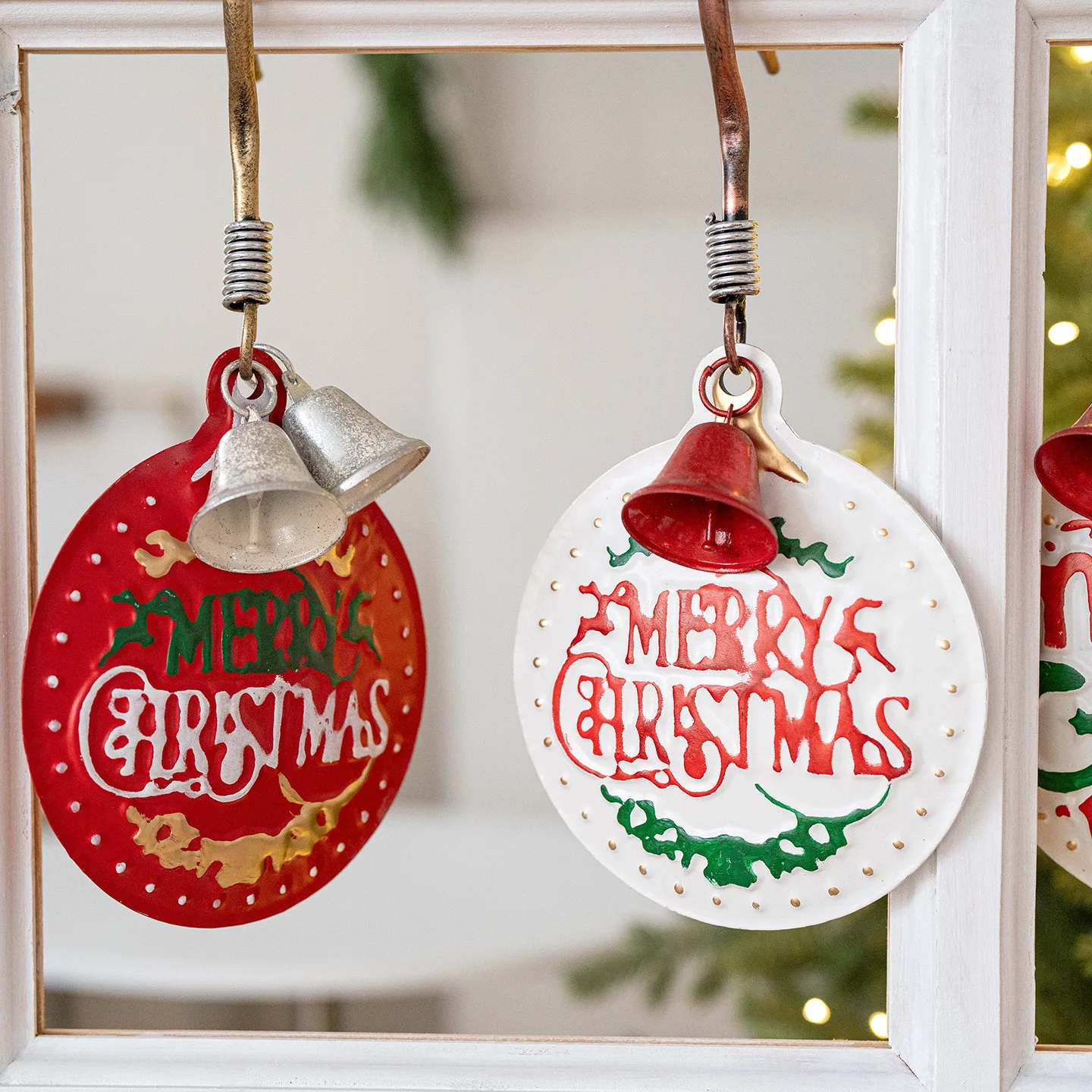 

1Pcs Christmas Decorations Creative Iron Door Hanging Decorations Vintage Bell Hanging Alphabet Welcome Door Tag 2026 New Gift