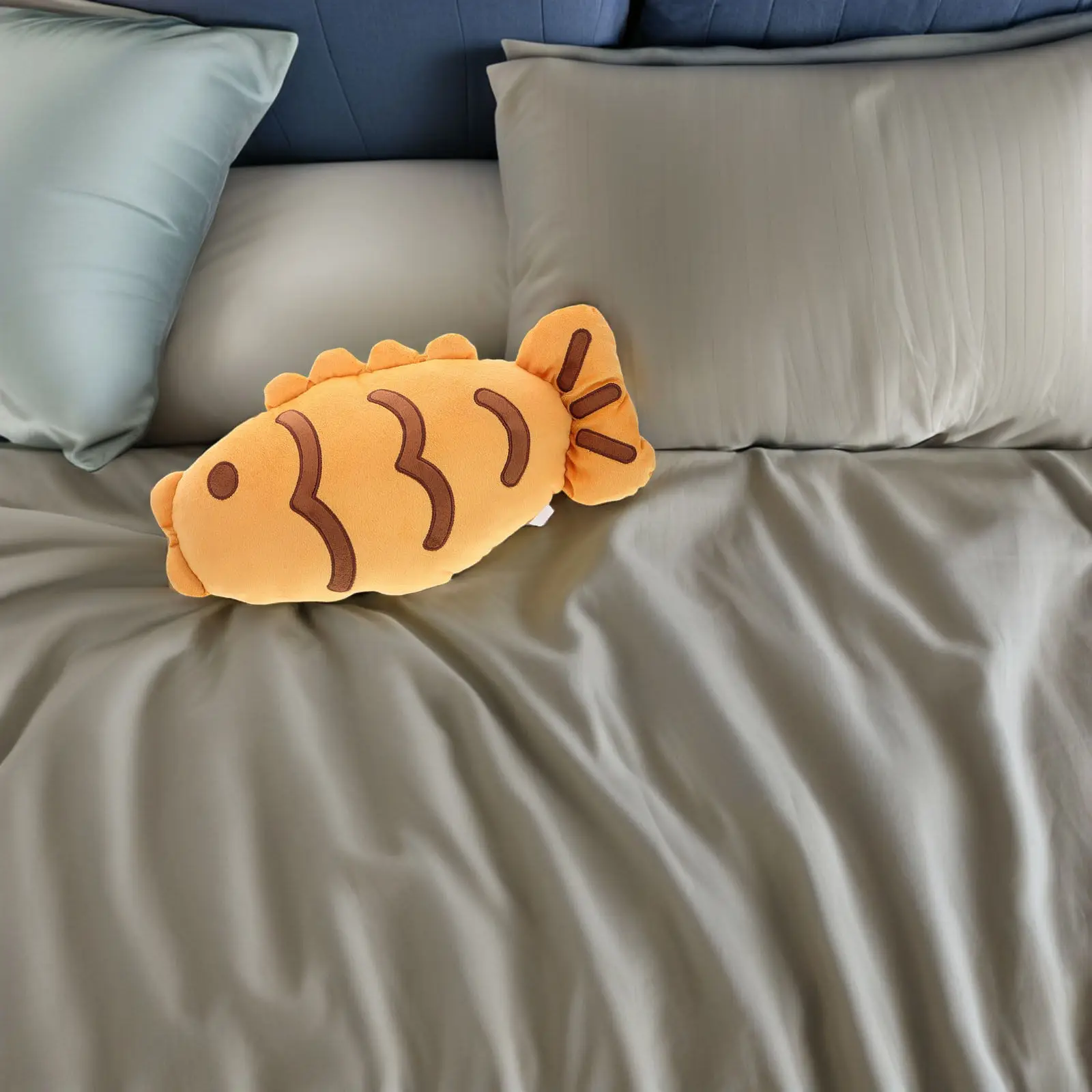 

Мягкая подушка в форме мультяшной рыбки, милая плюшевая игрушка-подушка для дивана, кровати, домашнего декора, очаровательная плюшевая подушка-рыбка для детей