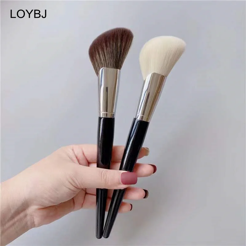 LOYBJ Face Contour Makeup Brushes Fan-shaped Professional Powder Blush Highlighter Bronzer V Face Silhouette Cosmetic Brush Tool