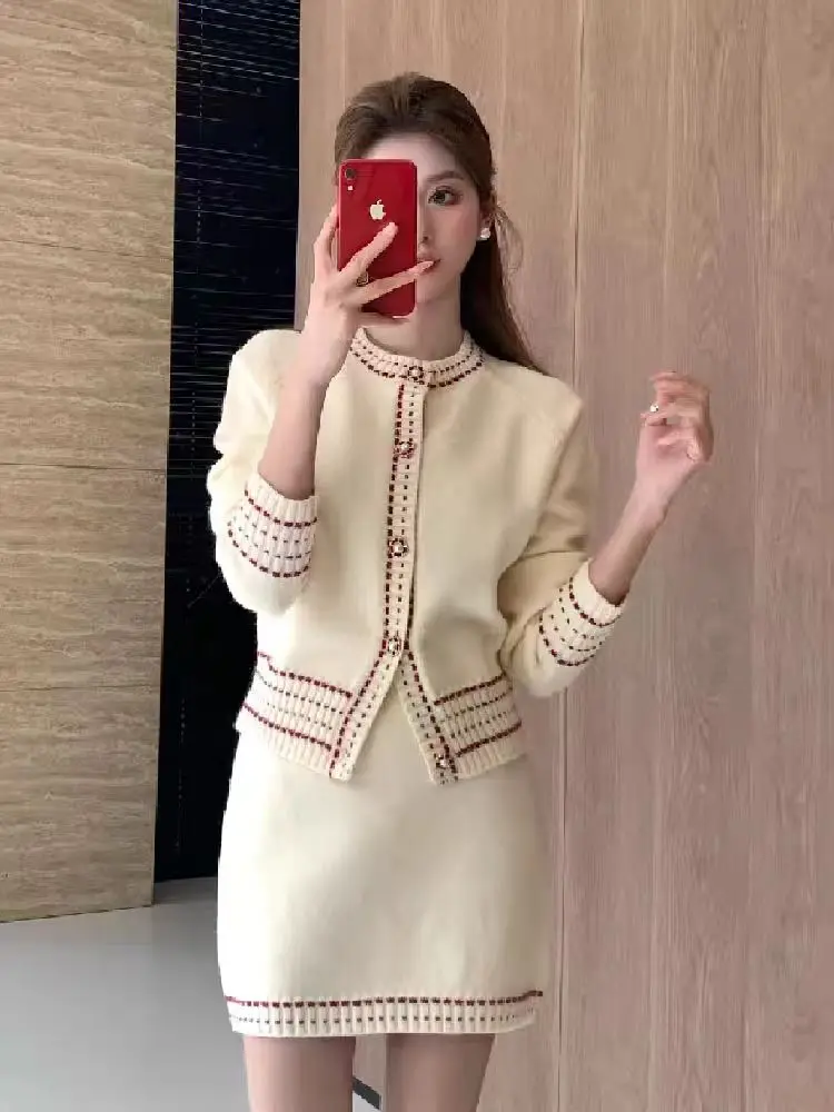 2024 New Sandros Sweater Women\'s Suit Skirt Y2K Korean Style Fall/Winter Lazy Style Women\'s Off White Knitted Sweater Cardigan