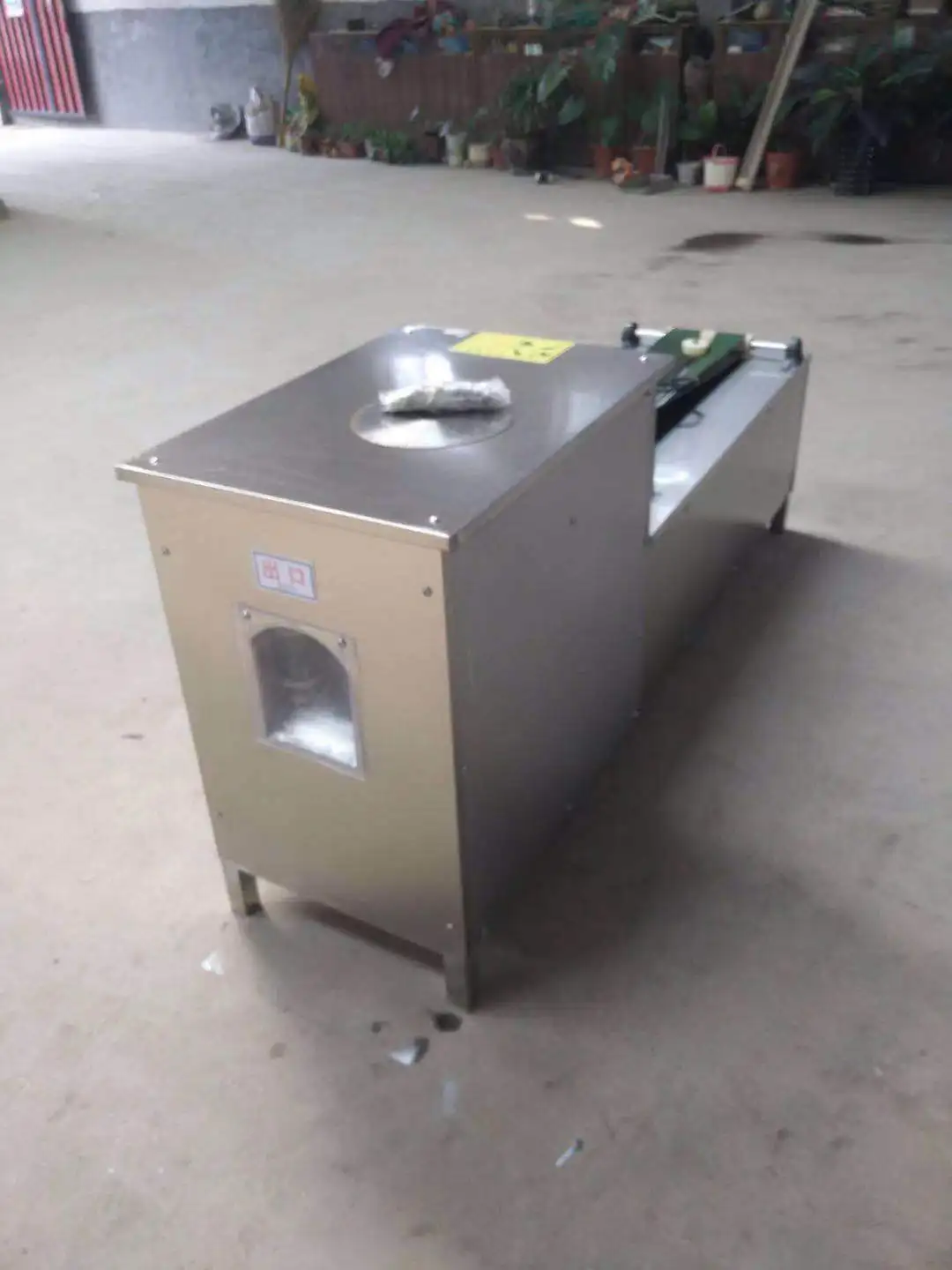 Image 3: Machine automatique à désosser et à découper le poisson