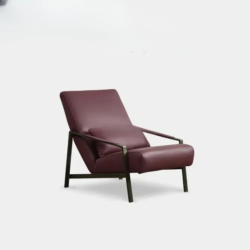 

A Italian minimalist leather sofa chair, modern minimalist living room leisure single chair