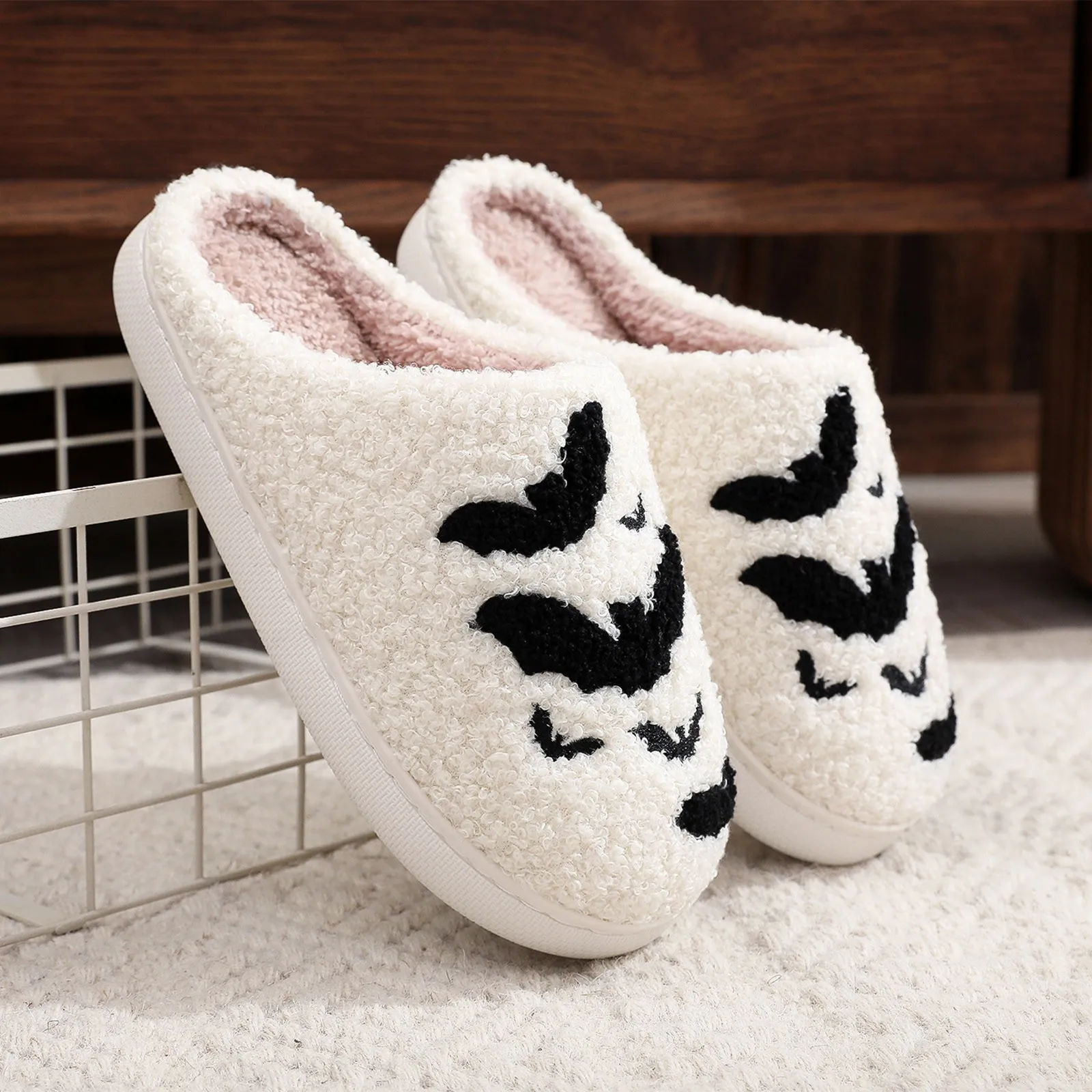 Women's Comfortable Warm Cotton Slippers Men and Women Couples Halloween Bat Cartoon Quirky Winter Padded Cotton Slippers