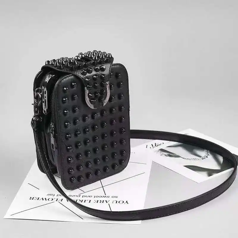 

Модная сумка для мобильного телефона из натуральной кожи, универсальная привлекательная женская сумка с заклепками, маленький кошелек с одним плечевым ремнем