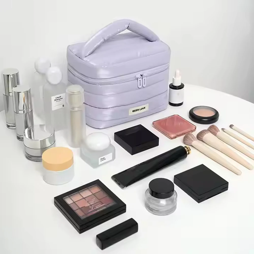 Portable Fashion Quilted Cosmetic Bag Handheld Travel Makeup Bag Down Cloth Storage Bag Girl Waterproof Toiletry Cosmetic Bag