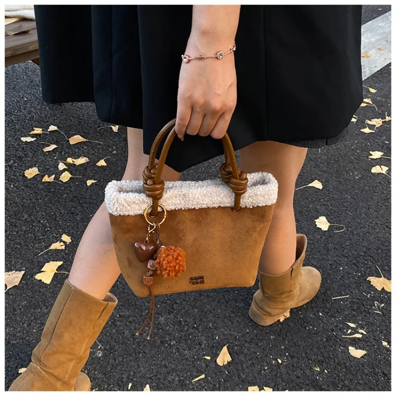 

Sophisticated Women's Crossbody-Bag Crafted From Bobcat-Print Leather Boasting Wales Vintage Spacious Soft Daily Style