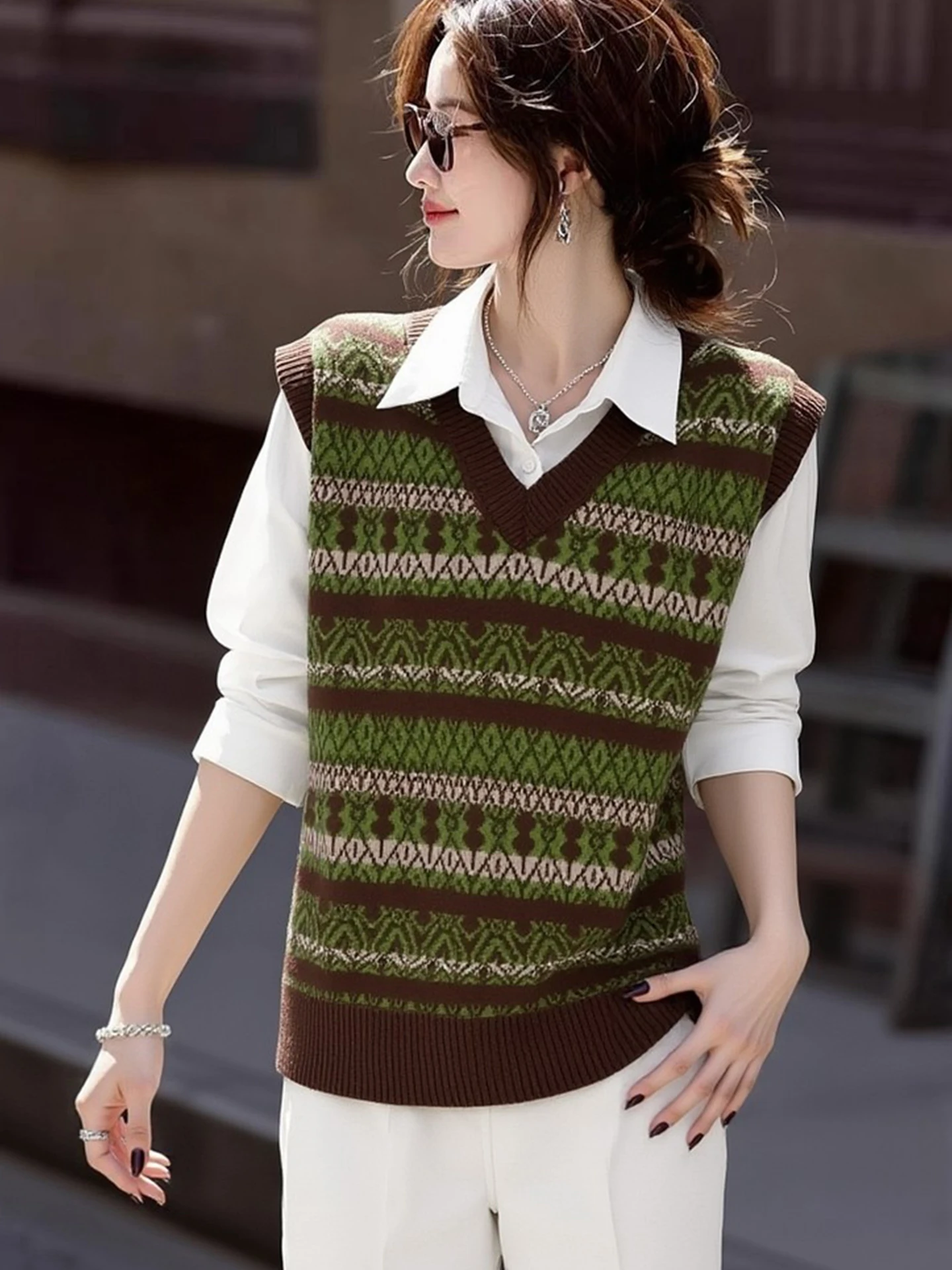 

Ele Knitted Vest Women's Faion Retro Embroidery Design Winter Outerwear Casual Comfortable Fit round Neline No Sve