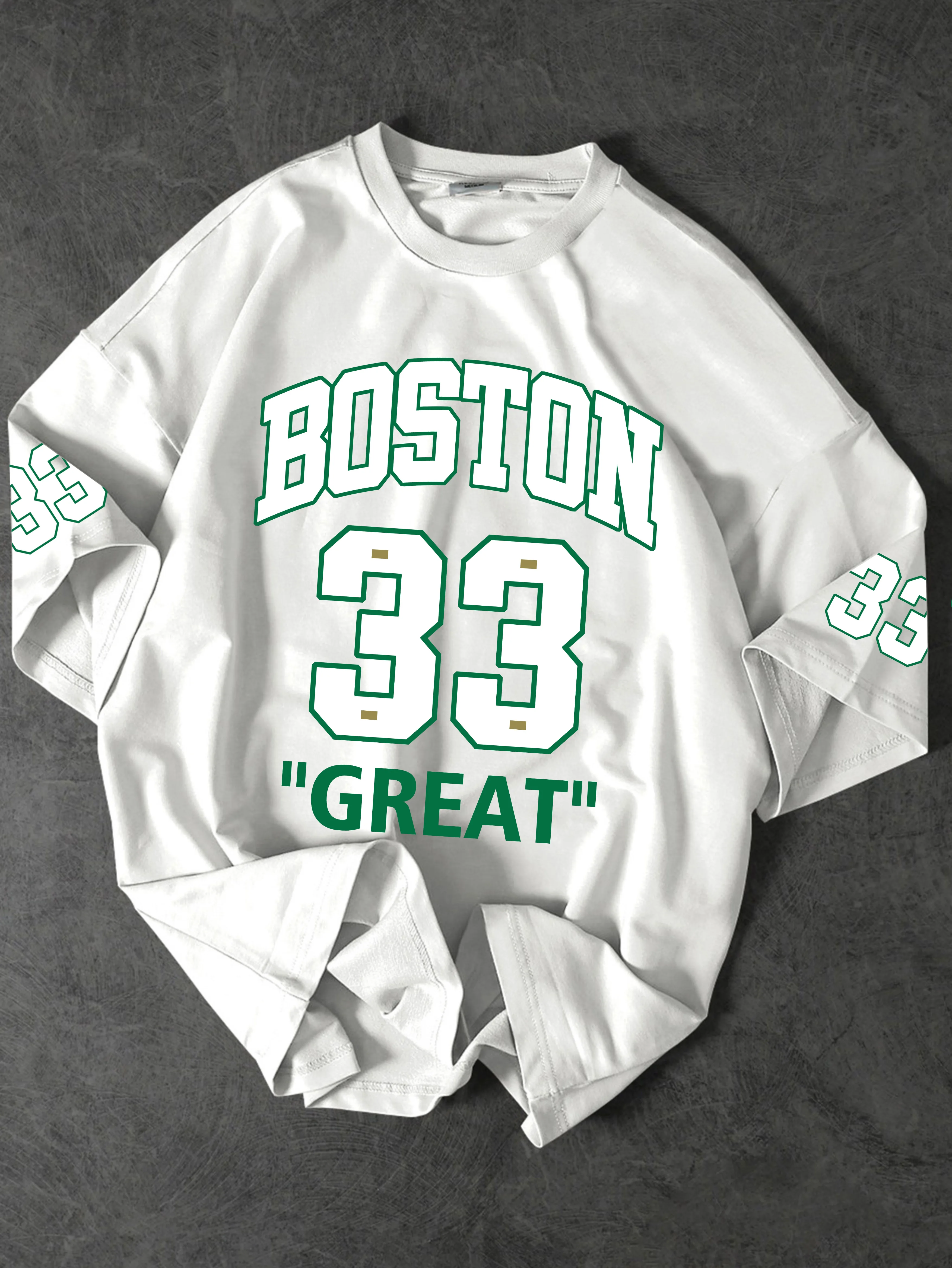 Vintage Boston 33 Legend Streetwear Graphic T-Shirt