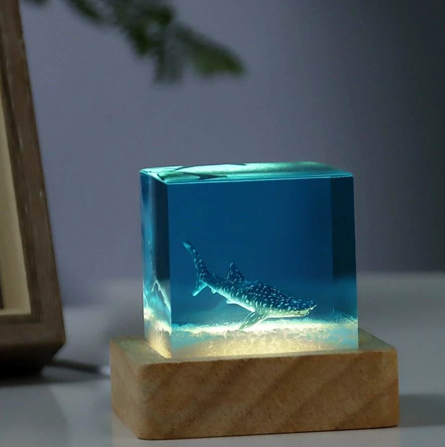 

NEW Cube Ocean Whale Resin Lamp High-end Desktop Decoration Ornament Commemorative Gift Resin Handicraft Creative Gift