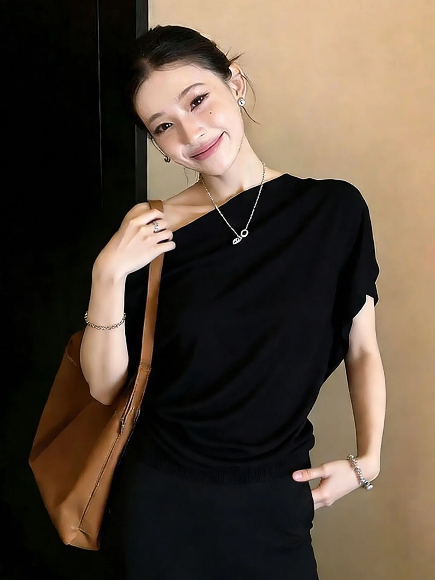 

Ele Bla Knitted ort Sve T-irt One-oulder Lazy Sle Slimming Top for Spring Summer Commute Korean Straight Cut