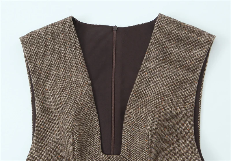 Sukienka damska 2025 zima nowa khaki bez rękawów seksowna głęboki dekolt w serek krótka sukienka modna i stylowa styl socjality