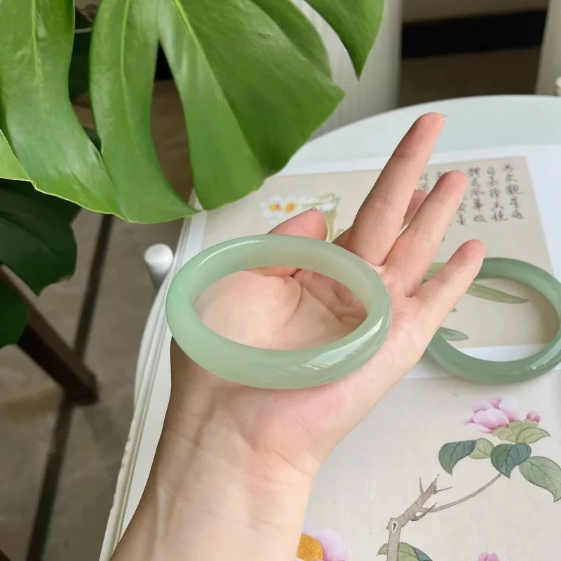 

Pure natural clear water color Xinjiang Dongling grape meat green jade bracelet fresh holiday gift for elders friend and couples
