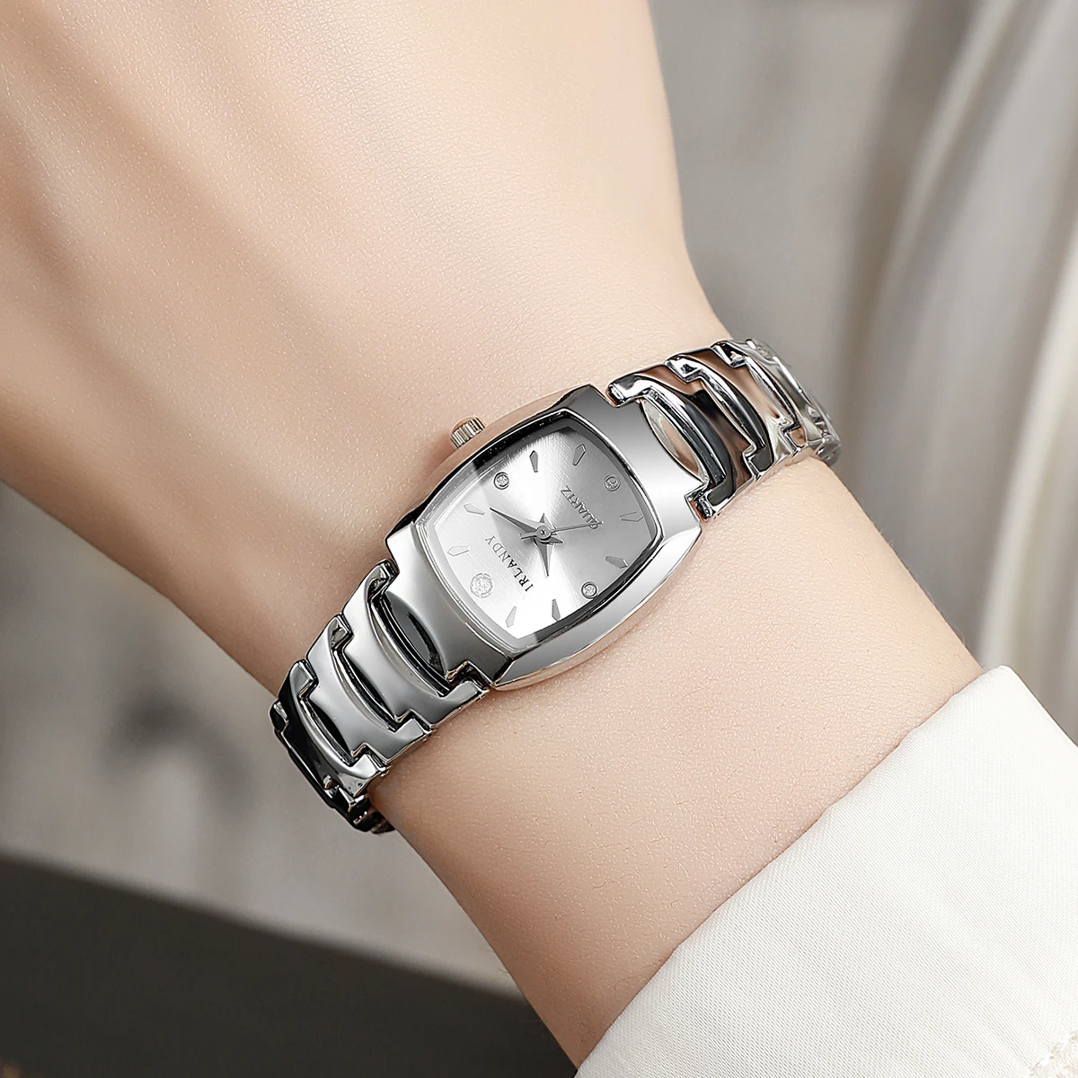 Elegant Square Analog Quartz Watch for Ladies