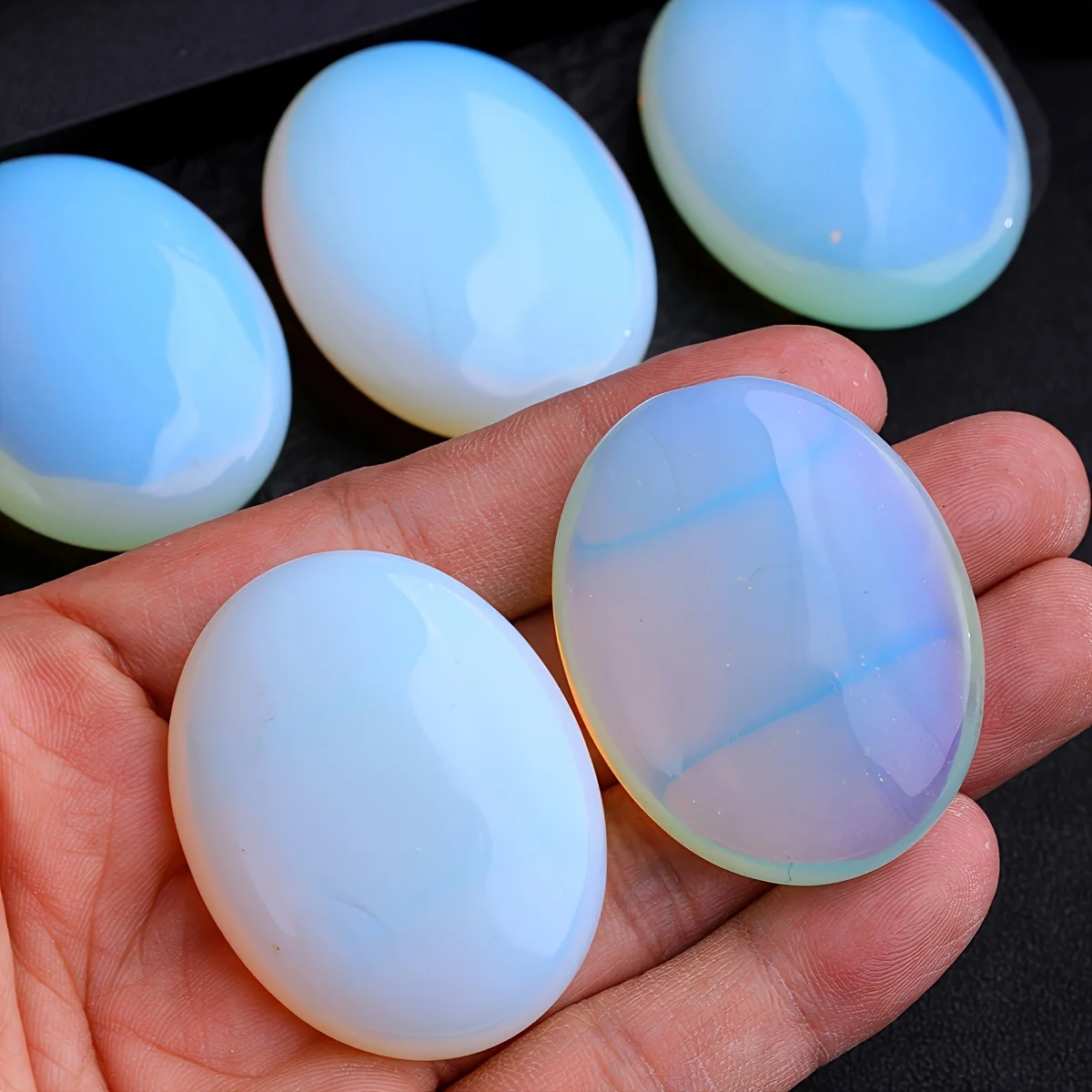 

Natural Opal Crystal Treatment Energy Balance Polished Palm Stone Special Elegant Home Room Decoration Mediation Gift Jewelry