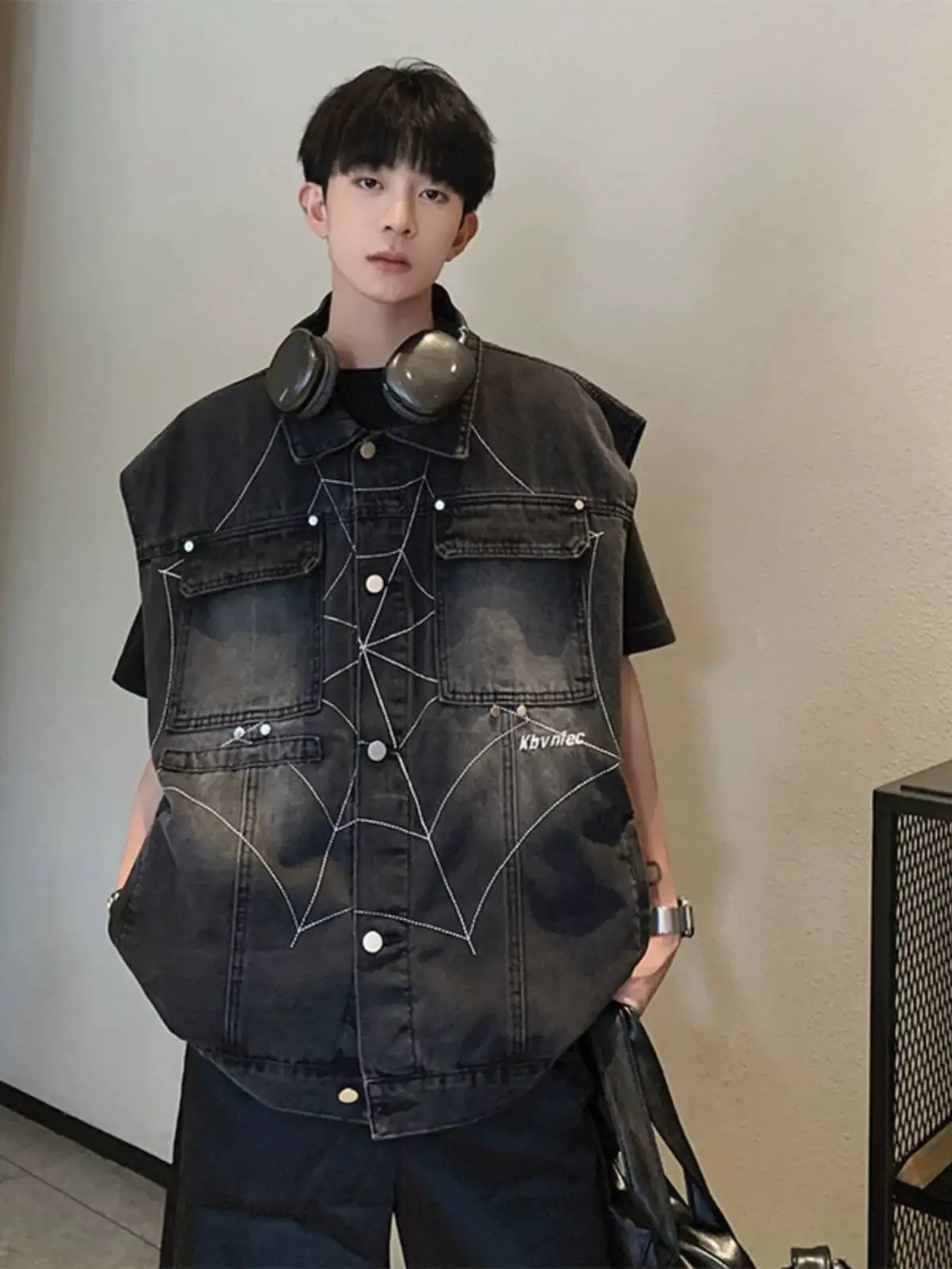 

2026 New Spring Summer Men's American Retro Spider Pattern Denim Vest Vibe Style Stylish Hip Hop Sleeveless Waistcoat Outerwear