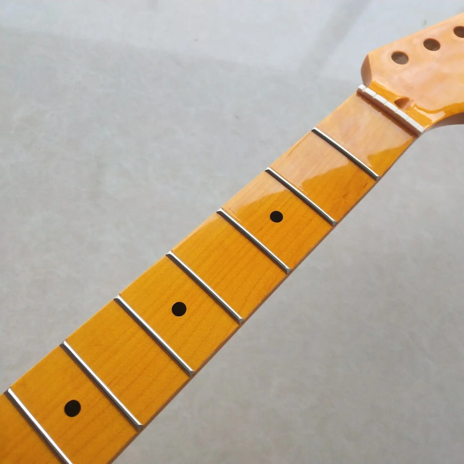 Maple DIY parts Yellow Electric Guitar Neck 22 Frets 25.5inch Maple Fingerboard