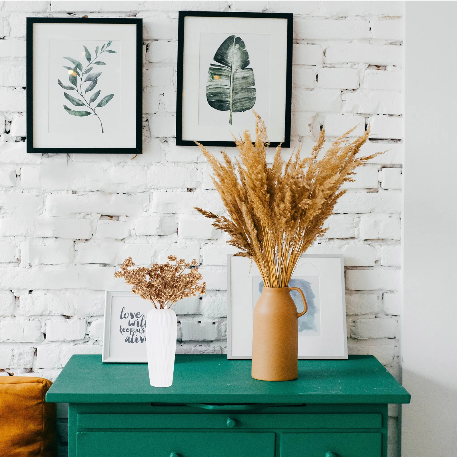 

12Pcs Simulation Berry Branches Red Christmas Berries Stems for DIY Holiday Decor Wreath Table Arrangement Christmas Berry Stems