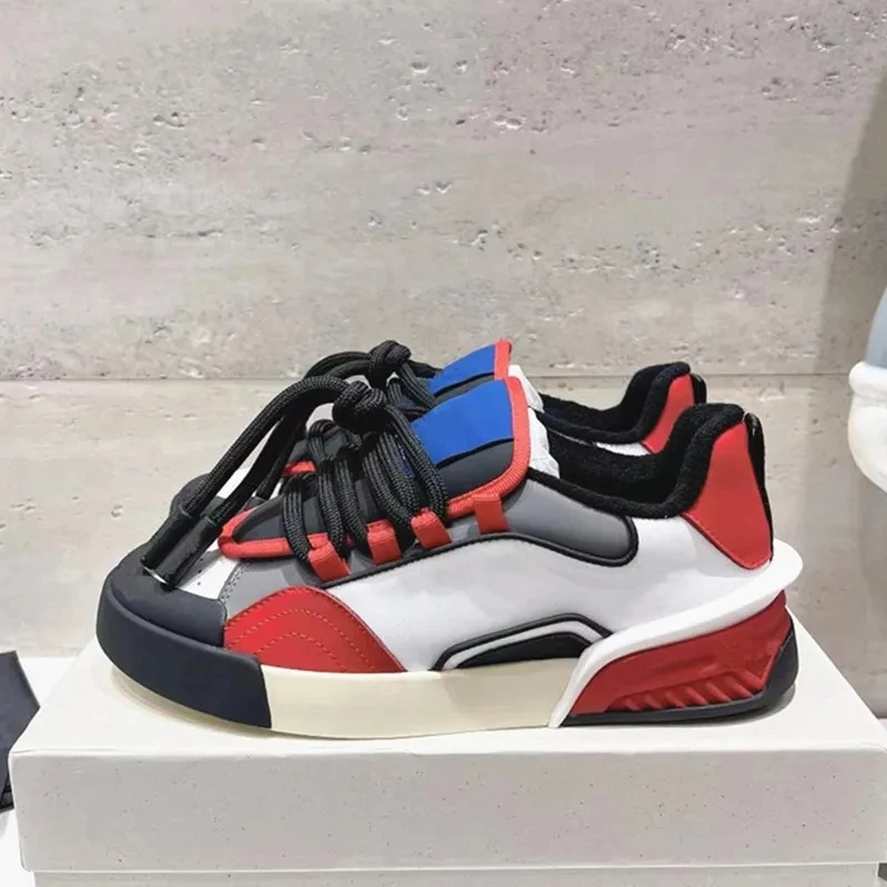 Sepatu kulit pria, sneaker olahraga Retro kasual nyaman musim gugur 2024 untuk lelaki