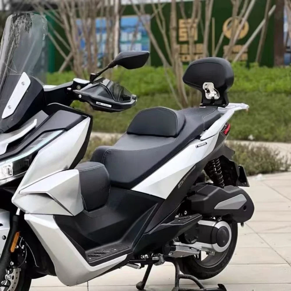 For the VOGE SR250GT, the seatback passenger rear bolster and the back seat cushion bolster of the accessory are provided.