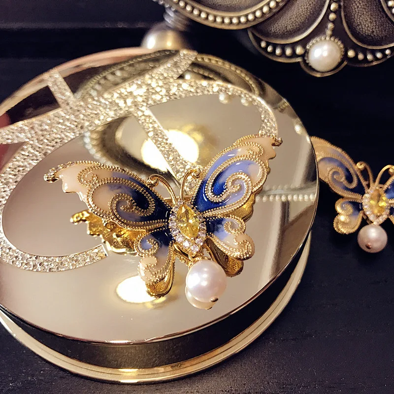 Exquisite Hand Drawn Enamel Butterfly Brooch Crystal Pearl Pendant Lapel Pins for Women Clothing Hats Badges Jewelry Accessories