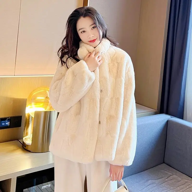 

2023 Autumn Winter New Mink Fleece Fur Coat Women's Imitation Otter Rabbit Fur Eco Fur Ball Stand Collar Plush Coat Short