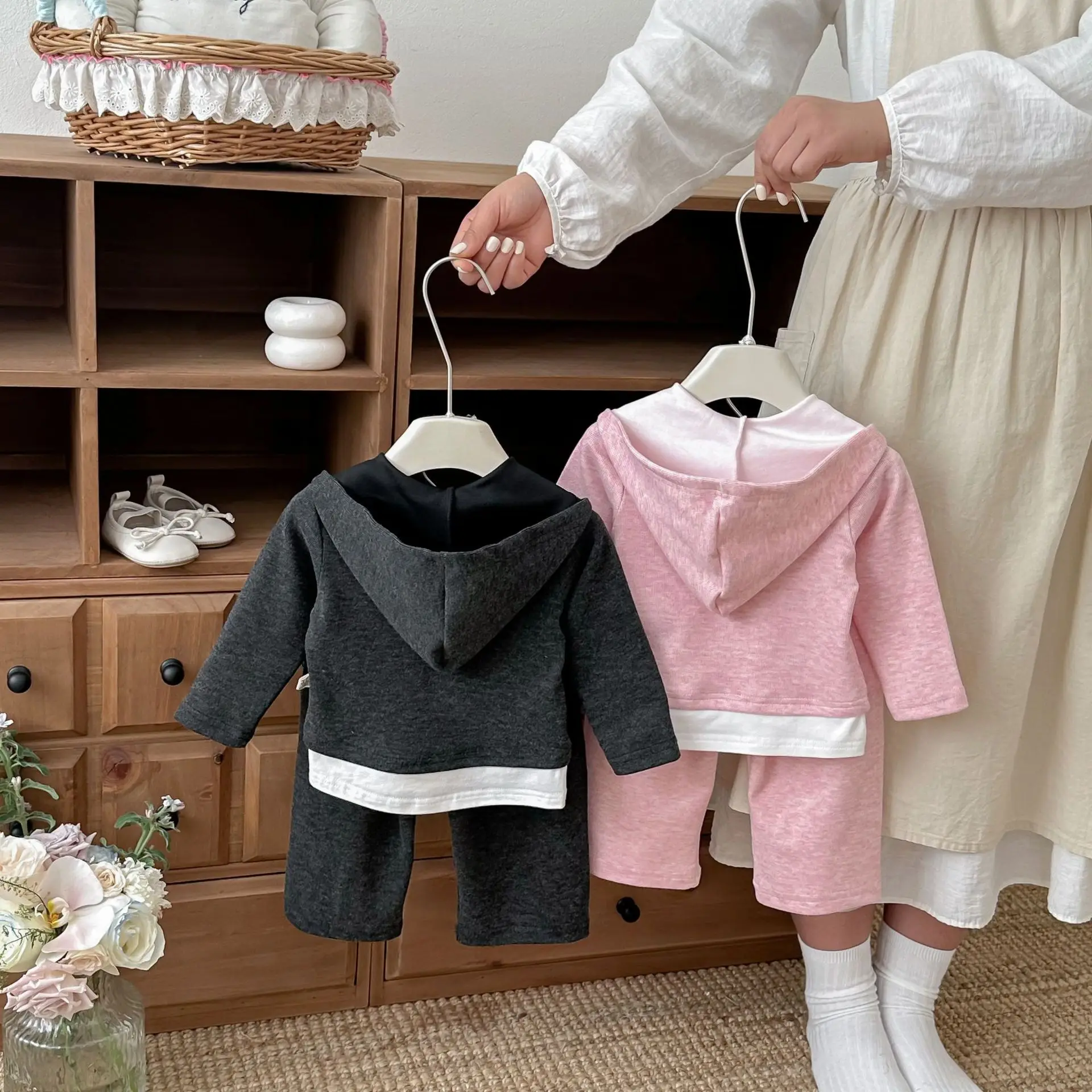 Girls' Spring New Product Fake Two Piece Hooded Bottom Shirt+Wide Leg Pants Two Piece Set for Baby Girls' Elegant Casual Set