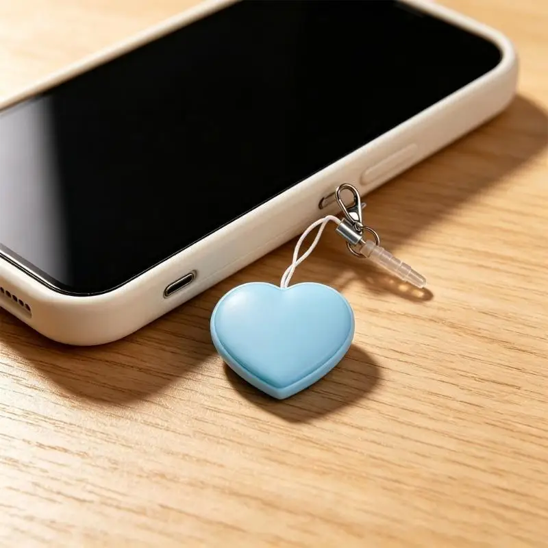 E1PF Glasses Care Screen Cleaner Charm for Phone Carry, Heart 5 x 3 Wipe with Hanging Design for Daily Cleaning Use Nearby Each