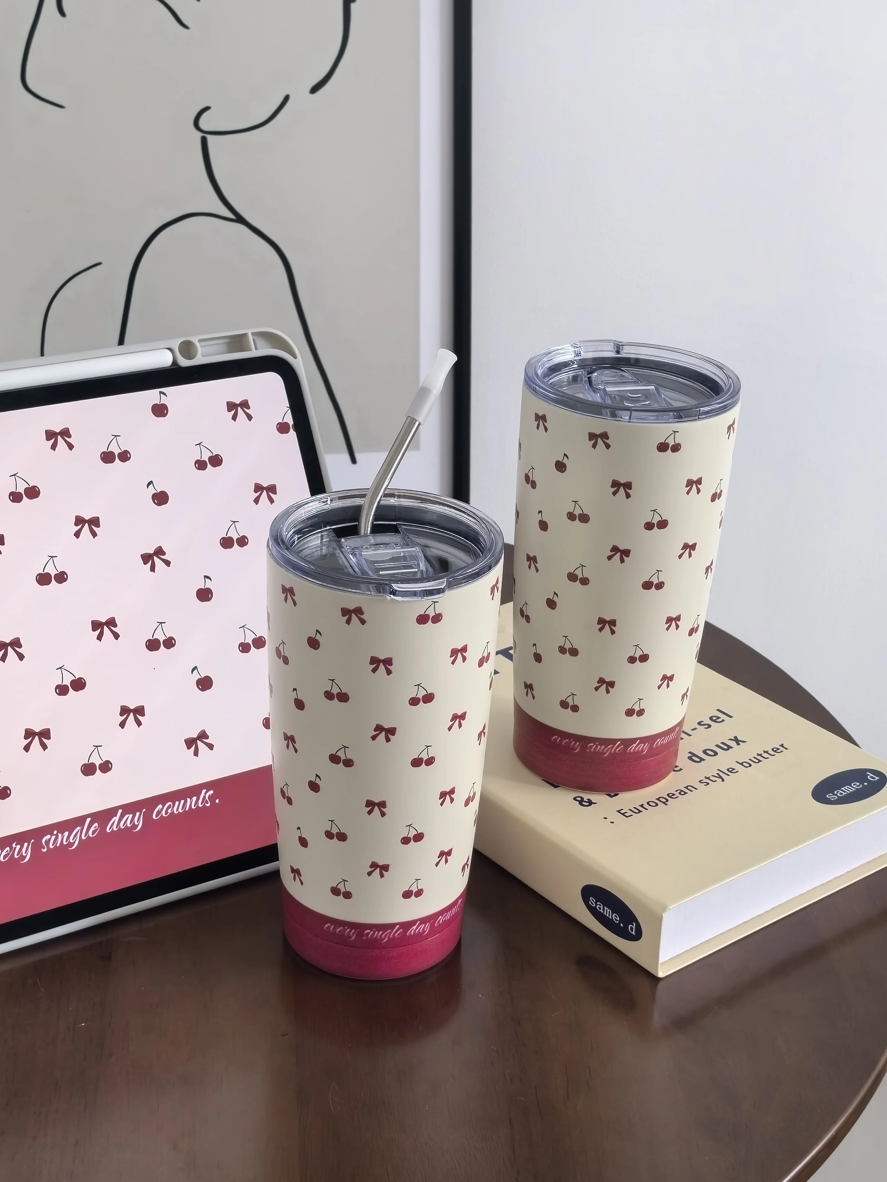 1Pc Everyday Cherry 20oz Double-Layer Stainless Steel Thermal Insulation Cup, Handy Cup, Coffee Cup, Car Cup, Water Cup, Flat Cup, Tea Cup, Suitable for Office, Family, Outdoor, Car Interior, Good Holiday Gift, Birthday Gift, Valentine's Day Gift