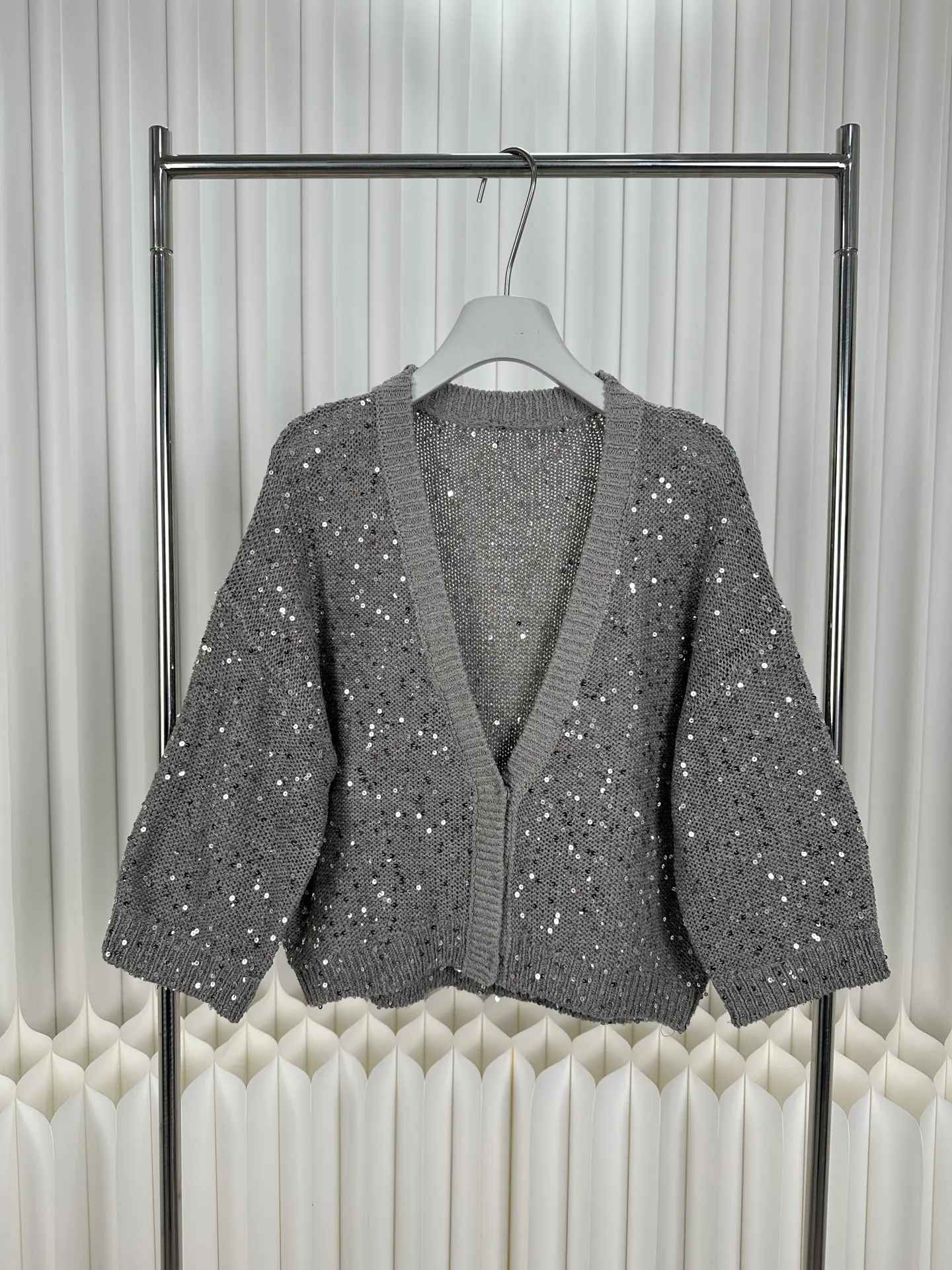 2026 Spring/Summer Women'S Sequin-Embellished Crew Neck Short-Sleeve Knit Top — Versatile, Lightweight, And Elegant
