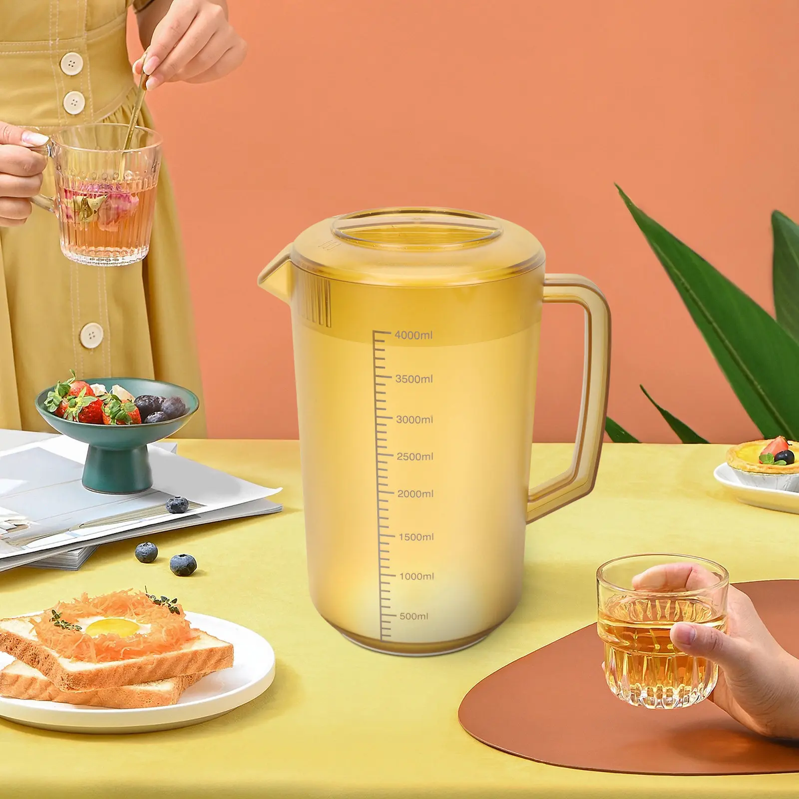 

Clear Acrylic Pitcher Large Capacity with Scale Plastic Beverage Jug Lightweight Compact Ice Tea Pot for Daily Use