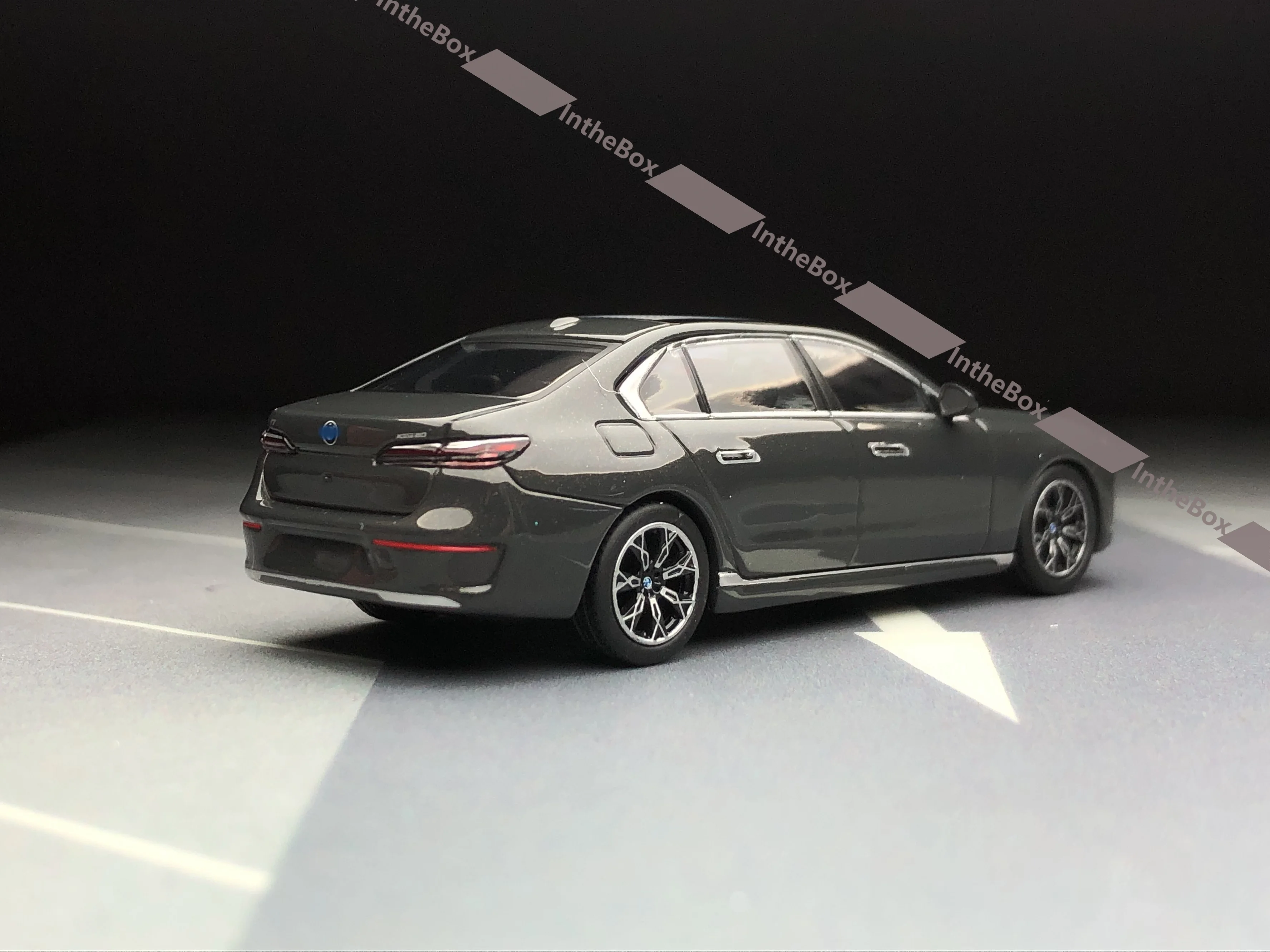 Minigt 1:64 802 i7 xDrive60 Dravit Gray Diecast Metal Car BN Model Car Collection Limited Edition Hobby Toys